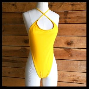 🤏 NWOT Yellow summer swimsuit